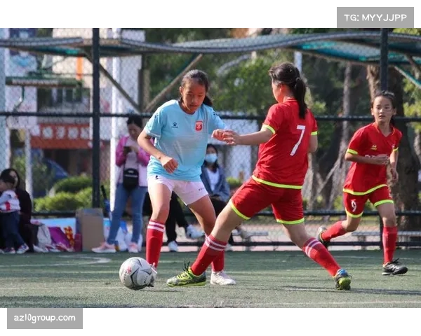 小学组女子足球选手 技术意识展现女足发展潜力 小学组女子足球选手 技术意识展现女足发展潜力